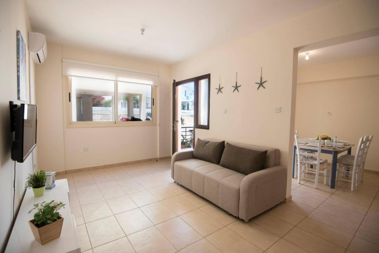 Apartments For Holidays Paralimni Ngoại thất bức ảnh