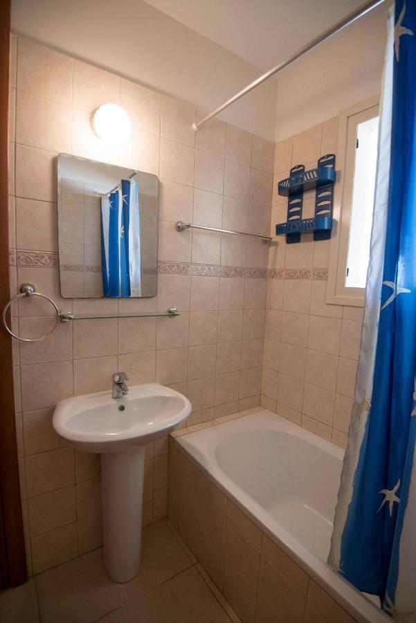 Apartments For Holidays Paralimni Ngoại thất bức ảnh